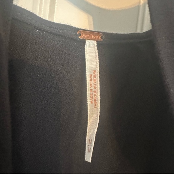 Free People Blouse Flare Sleeve Boho Whimsigoth Black Gothic V-neck Size Medium - Picture 5 of 7